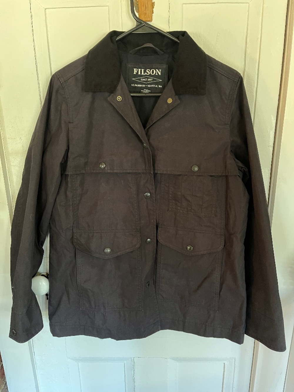 FILSON women’s dry wax cruiser, black, medium